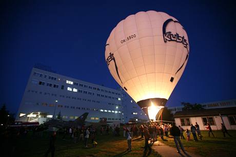 Brněnská muzejní noc ale potvrdila, že každý rekord lze překonat. Na snímku horkovzdušný balon v Technickém muzeu. 